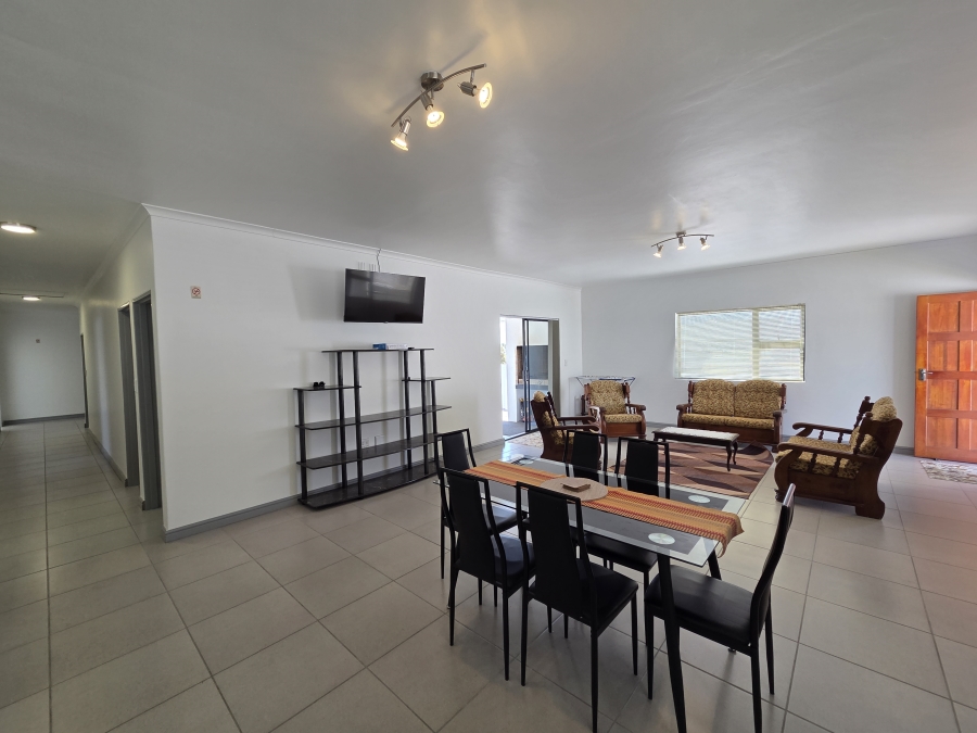 4 Bedroom Property for Sale in Harbour Lights Western Cape